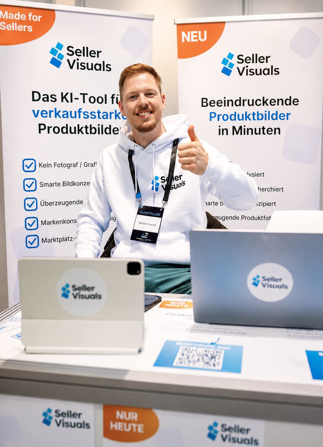 Simon Gmerek, founder of SellerVisuals, at the SellerVisuals trade show booth